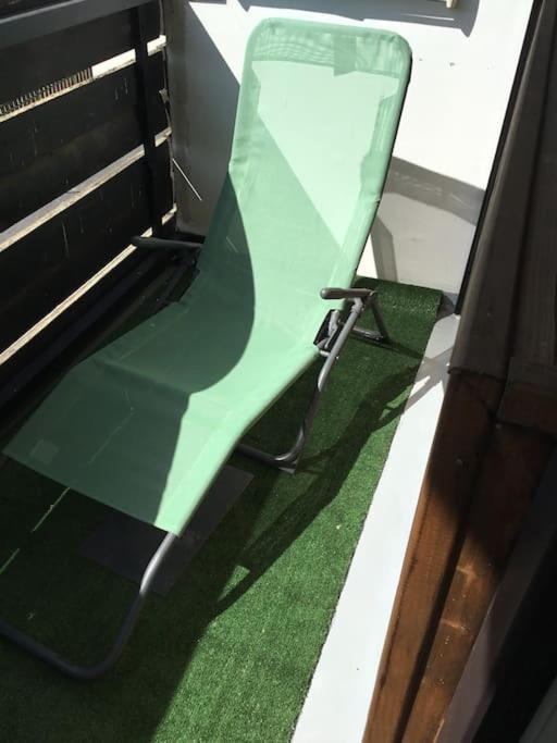 Appartement Tres Lumineux Egat Eksteriør billede